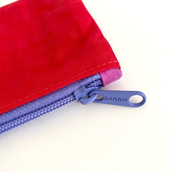 BAGGU • Small Flat Pouch from the Vacation Colorblock Set - Picture 3 of 4